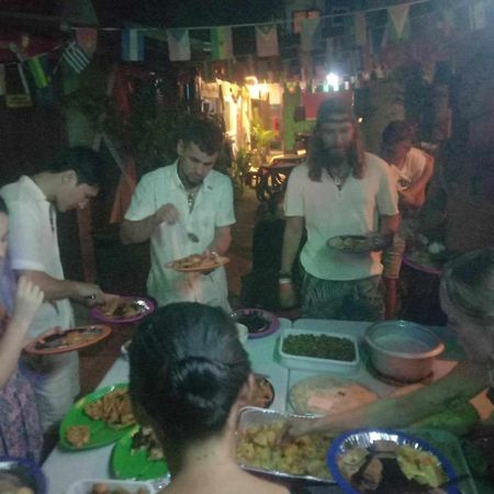 אל נידו Sun Valley Backpackers Inn מראה חיצוני תמונה