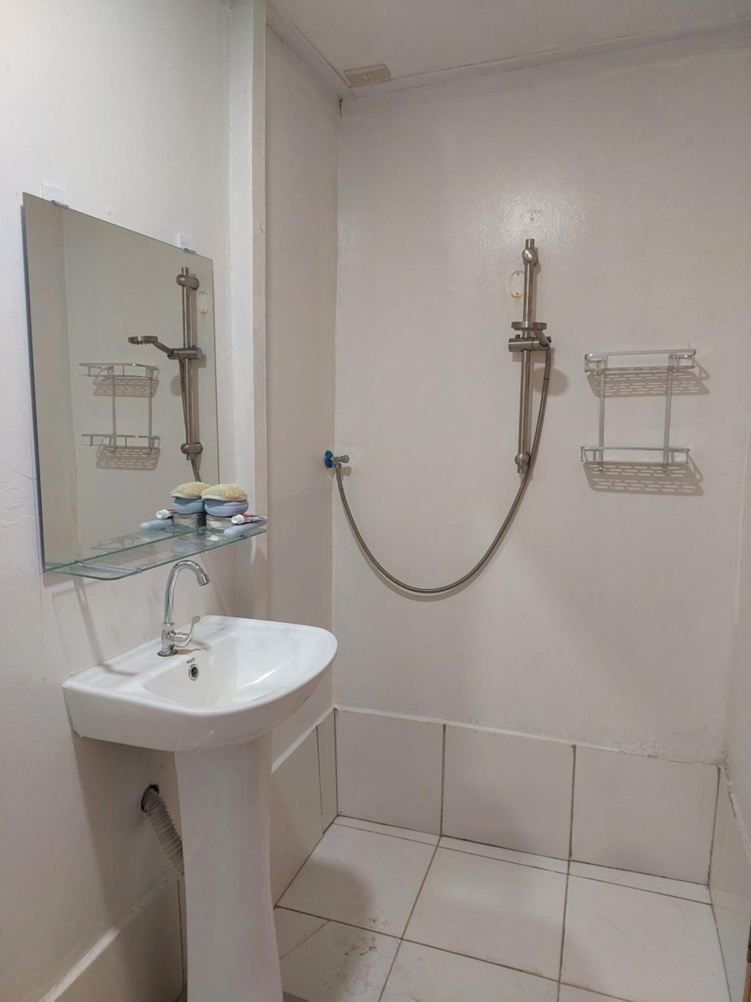 אל נידו Sun Valley Backpackers Inn מראה חיצוני תמונה