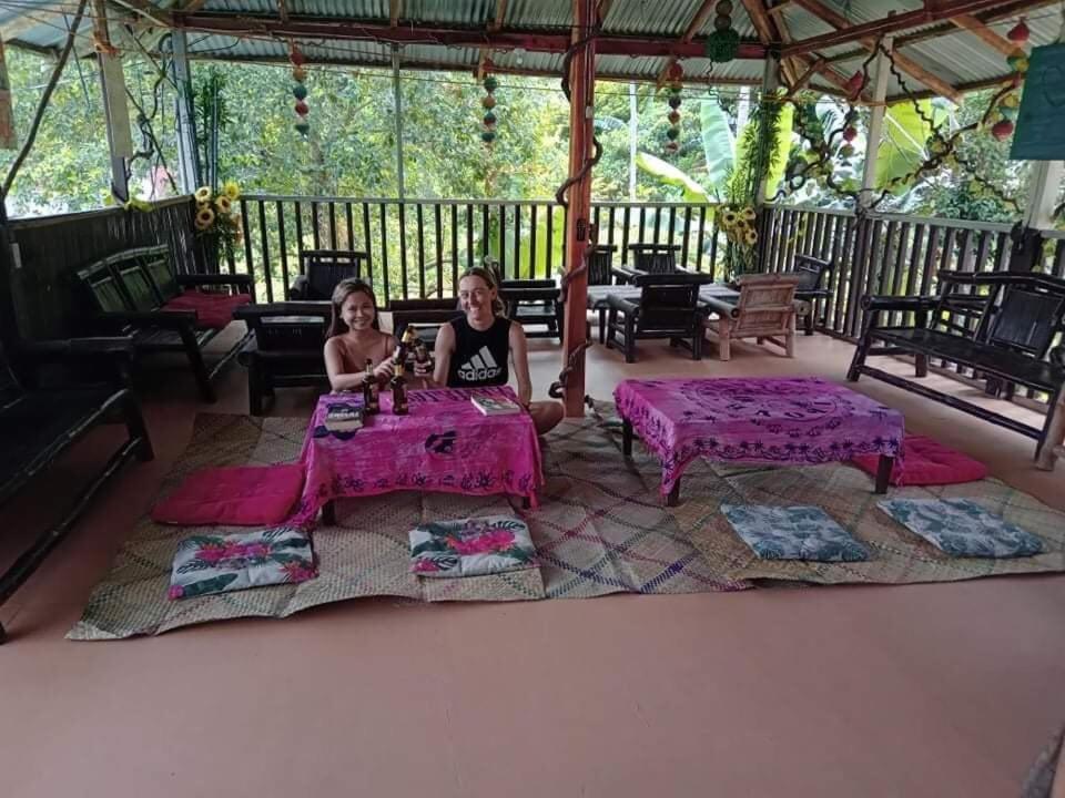 אל נידו Sun Valley Backpackers Inn מראה חיצוני תמונה